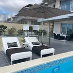 Вилла Altos De