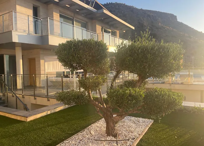 빌라 Altos De 피네스트라트